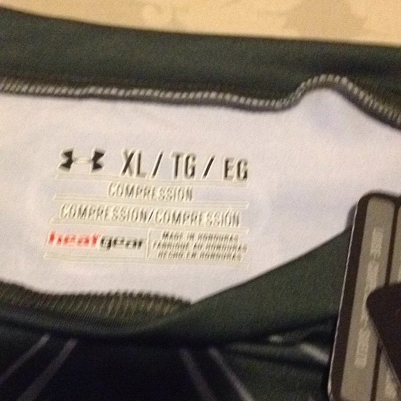 UNDER ARMOUR - Picture 5 of 8